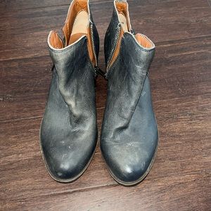 Lucky Brand Leather navy blue boots size 9